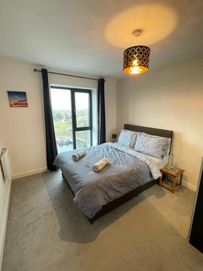 Balcony Marina Apartment With City Skyline Views - Free Secure Parking Manchester Extérieur photo