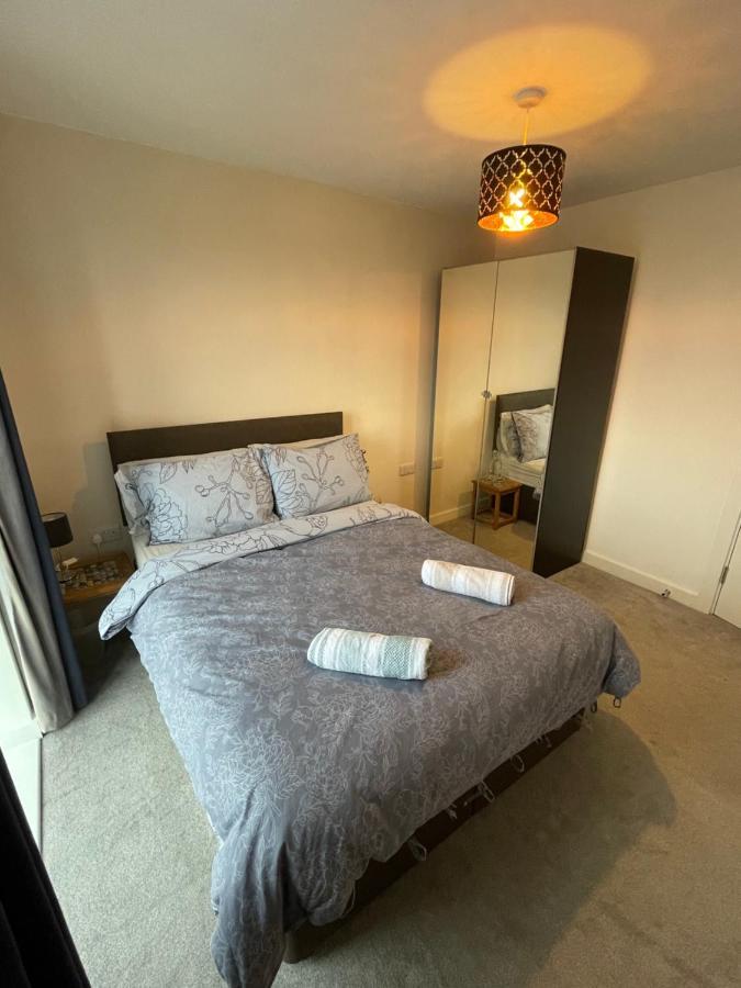 Balcony Marina Apartment With City Skyline Views - Free Secure Parking Manchester Extérieur photo