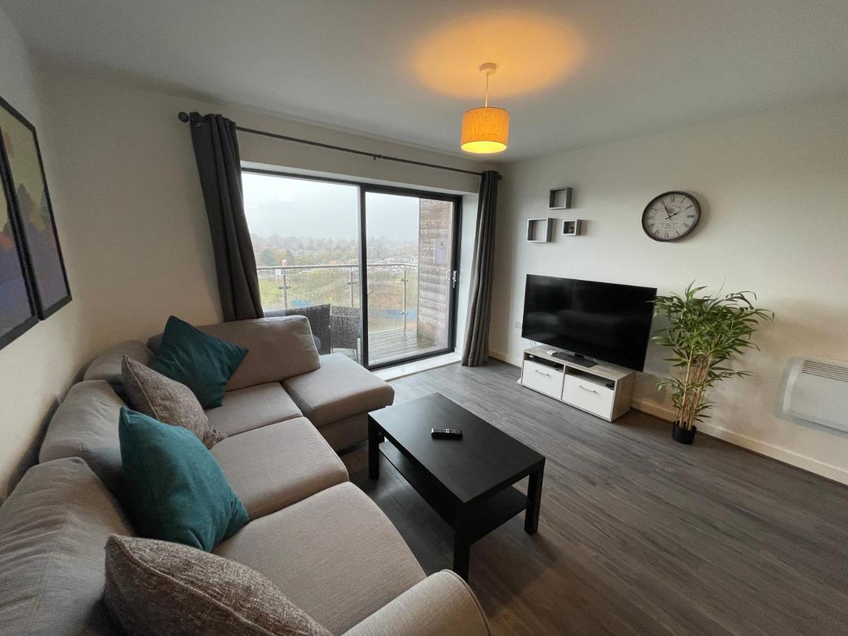 Balcony Marina Apartment With City Skyline Views - Free Secure Parking Manchester Extérieur photo