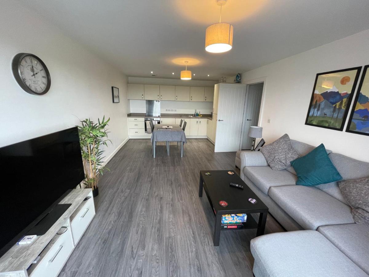 Balcony Marina Apartment With City Skyline Views - Free Secure Parking Manchester Extérieur photo