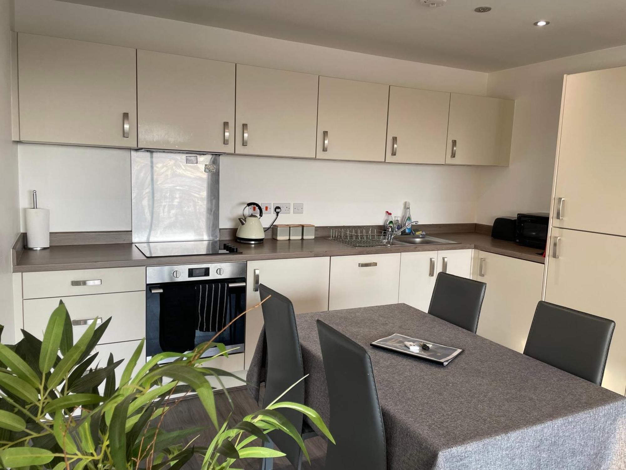 Balcony Marina Apartment With City Skyline Views - Free Secure Parking Manchester Extérieur photo